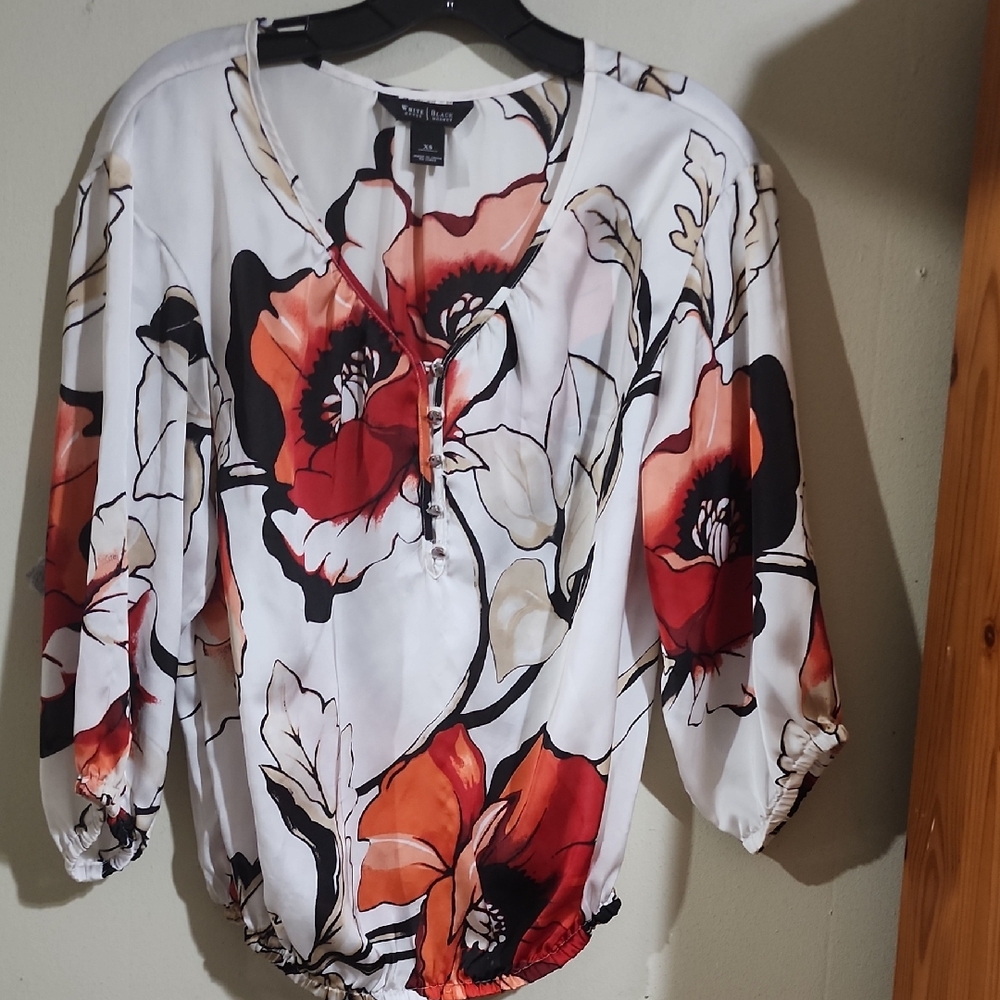 Karen Kane White and Red Floral Blouse